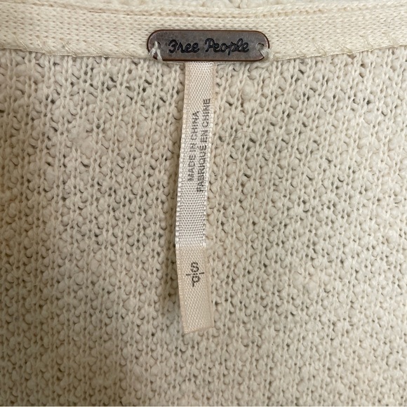 Free People Ivory/Cream Bouclé V Neck Crop Top High Low Hem Boxy Fit Size S - Picture 14 of 14